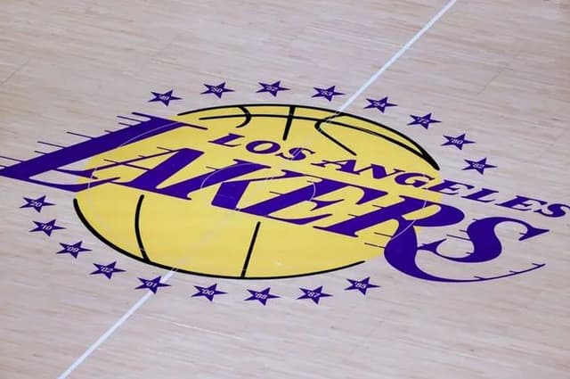 Sources: NBA seeks cellphones from multiple teams, including Lakers, in gambling investigation