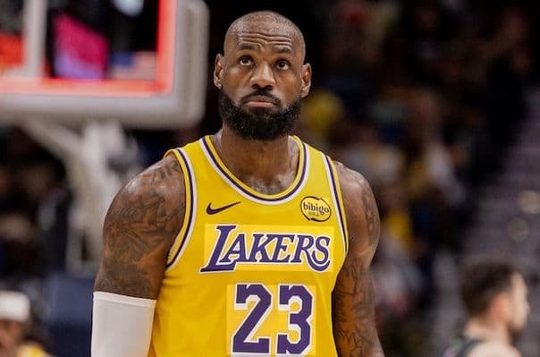 LeBron James wears jersey patch to commemerate himself