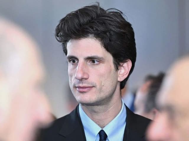 Schlossberg ‘cancelled congressional campaign meetings to take naps’
