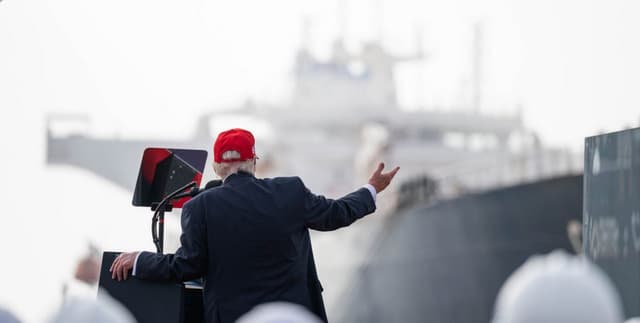 Trump reinstates blockade and imposes 20% charge on cargo passing through Hormuz