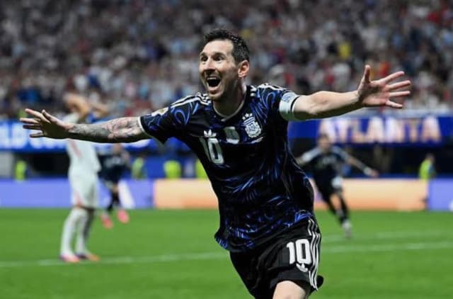 Argentina shatters England's World Cup dreams