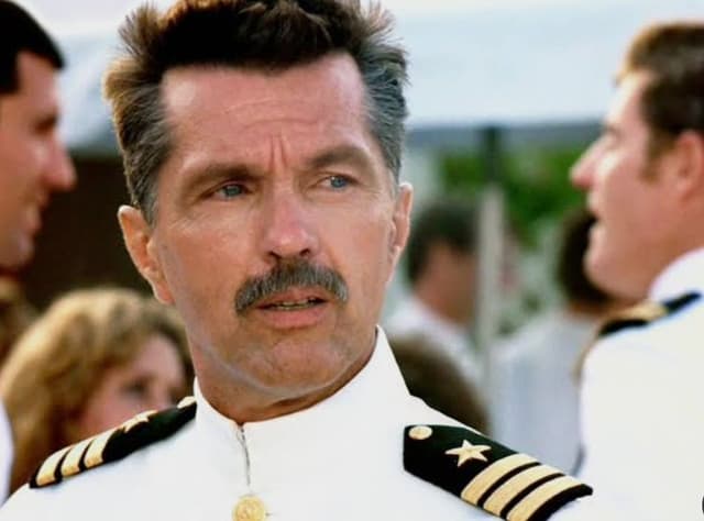 Commander Mike "Viper" Metcalf, aka Tom Skerritt has passed away at 93